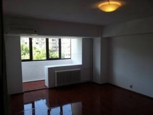 Cumpar apartament decebal