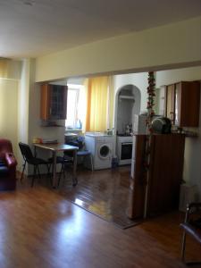 Apartament 3 camere banc post