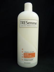 Balsam pentru parul vopsit TRESemme - TRESemme Color Revitalize Conditioner