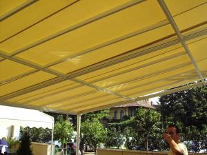 Pergola retractabila