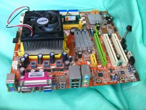 Mainboard LGA 775, PCI-ex, ddr2, sata, sound 7.1,Procesor Celeron 430 1.8Ghz, cooler
