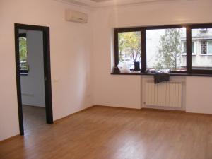 Apartament 3 camere in zona Bd-ul Dimitrie Cantemir
