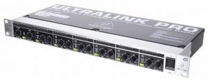 Behringer MX882 Ultralink Pro mixer-splitter semnal audio