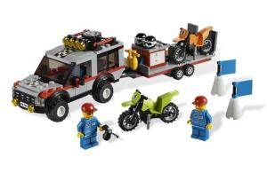LEGO City: Masina de Teren cu Remorca