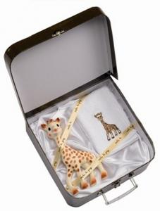 Set cadou valiza girafa Sophie si prosopel