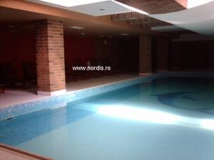 Apartamente cu piscina