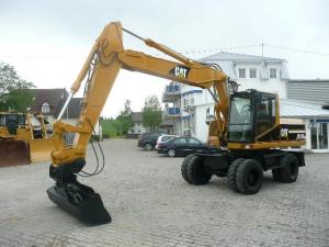 Excavator CAT M 318