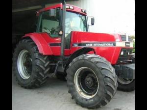 Tractor agricol case