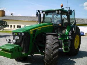 Tractor John Deere 8230