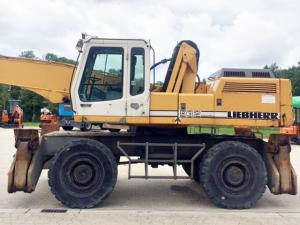 Excavator Liebherr 932