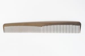 Pieptan frizerie din metal - 17,5cm