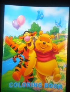 Carte de colorat mare Pooh si Tigrila