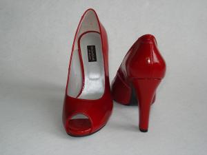 Pantofi decupati - Colectia vara 2010-2011 - Rosii