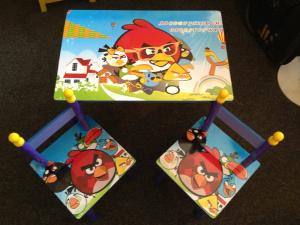 Masuta copii cu 2 scaune Angry Birds