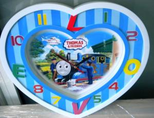 Ceas de perete in forma de inima Thomas