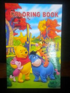 Carte de colorat mica Pooh Family