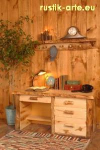 Cabinet din lemn masiv