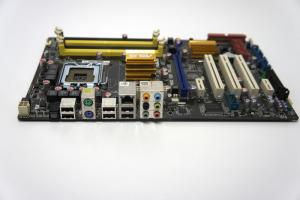 Placa de baza Asus P5Q SE PLUS / Socket LGA 775 / DDR2 / PCI-Express
