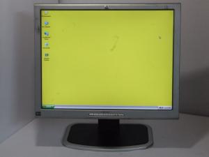 Monitor LCD 20 inch HP 2035, ecran putin zgariat si patat, carcasa zgariata DISP_038