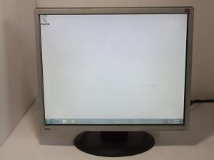 Monitor LCD 19 inch Benq FP93GX, ecran zgariat si patat, carcasa zgariata DISP_022