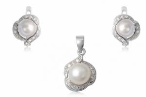 Set din argint cu perle si zirconii albe