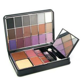 Active Cosmetics Chic Palette Compact