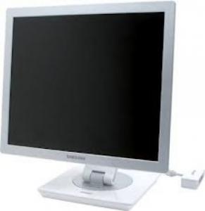 Monitor 19  TFT Samsung Syncmaster 970p white