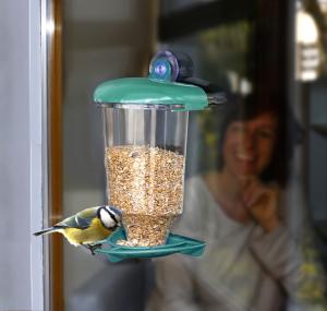 Hranitoare pasari pentru fereastra cu ventuza