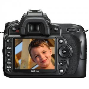 Aparat foto digital Nikon D90 plus kit 18-55VR