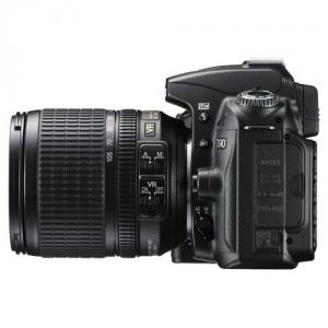 Aparat foto digital Nikon D90 plus kit 18-105VR