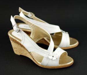 Sandale albe dama, din piele naturala cu platforma - Made in Romania