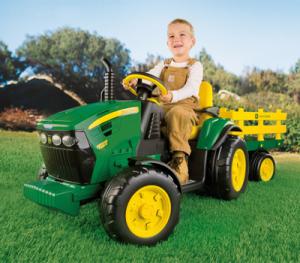Tractor JD Ground Force cu Remorca