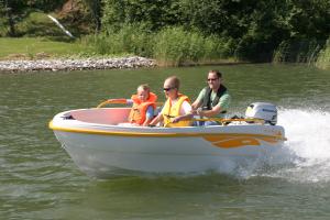 Barca cu motor Terhi ABS - More fun C