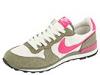 Adidasi femei Nike - Internationalist SI - Sail/Vivid Pink-Silver Sage-White