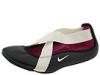 Adidasi femei Nike - Le Titia - Black/Sail/Bright Fuschia