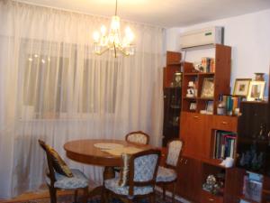 Vanzare apartament 3 camere,PERLA