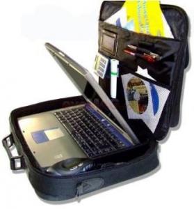 Komland - Promotie Geanta Laptop 17" (Neagra)