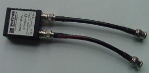 Adaptor de cablu