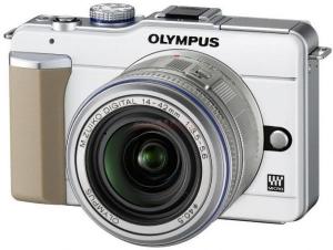 Olympus - Promotie Camera Foto Pen E-PL1 (Alba) cu Obiectiv EZ-M1442L  + CADOURI
