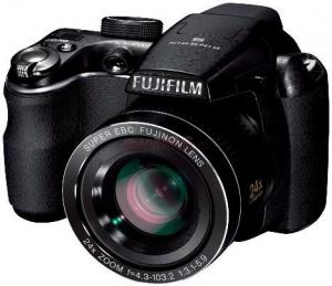 Fujifilm - Camera Foto Digitala Finepix S3200 (Neagra) + Geanta + Card SDHC 4GB + Incarcator + Acumulatori