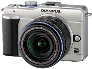 Olympus - Camera Foto Pen E-PL1 (Argintie) cu Obiectiv EZ-M1442L  + CADOURI