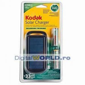 Sursa reincarcabila USB cu panou solar pentru telefoane, playere, camere foto video, GPS-uri, cu acumulatori AA inclusi, Incarcator alimentator KODAK KS100-C+2