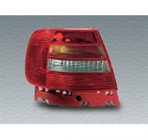 Lampa spate AUDI A4  8D2  B5  PRODUCATOR MAGNETI MARELLI 714028990701