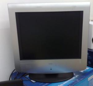 TELEVIZOR LCD LUMATRON CU DVD PLAYER INCORPORAT