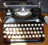 Masina de scris cu vehime de 70 ani
