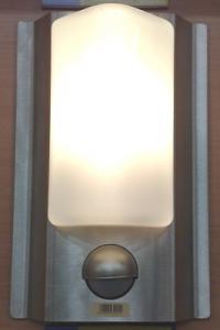 Lampa cu senzor tip aplica Steinel