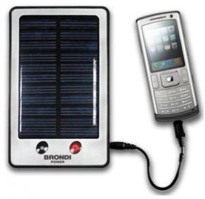 Incarcator baterii cu energie solara cu acumulator incorporat.