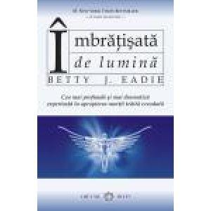 Imbratisata de lumina