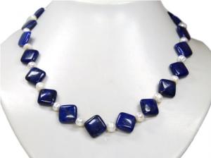 Colier din lapis-lazuli si perle de cultura albe