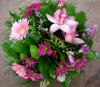 Buchet cu gerbera roz, crizanteme roz, alstroemeria roz si orchidee